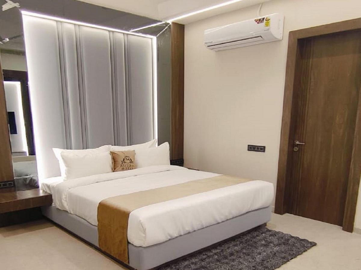 The Meera Hotel Уджайн Екстериор снимка