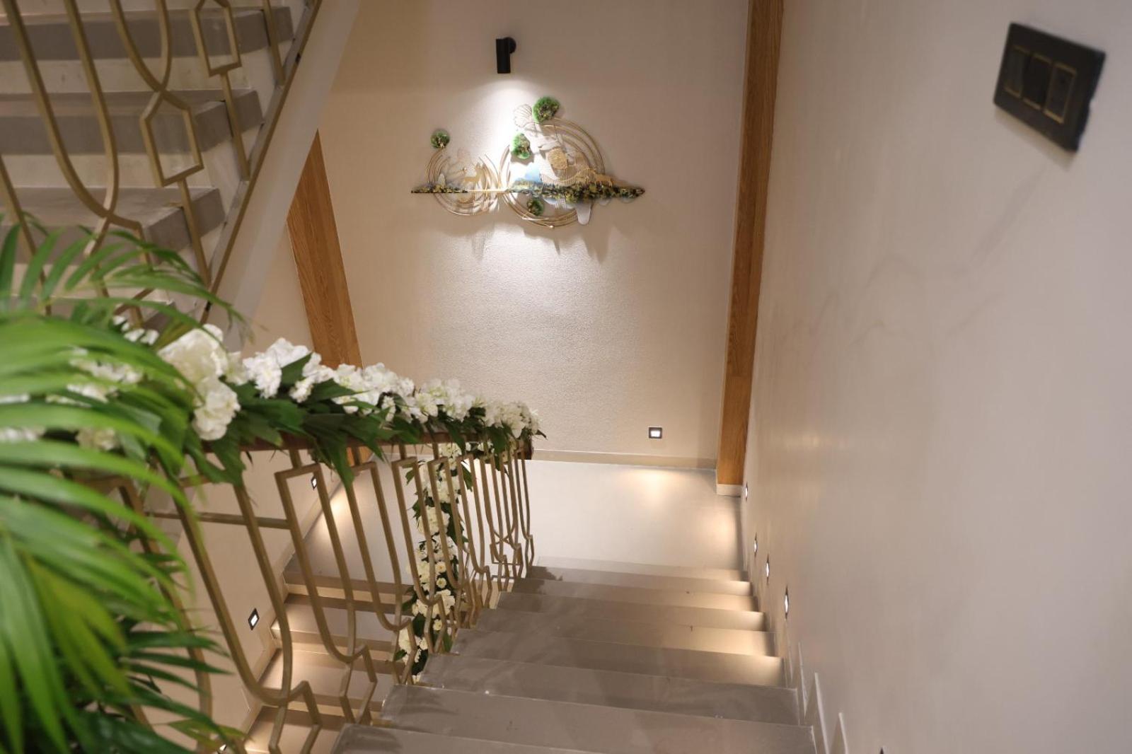 The Meera Hotel Уджайн Екстериор снимка