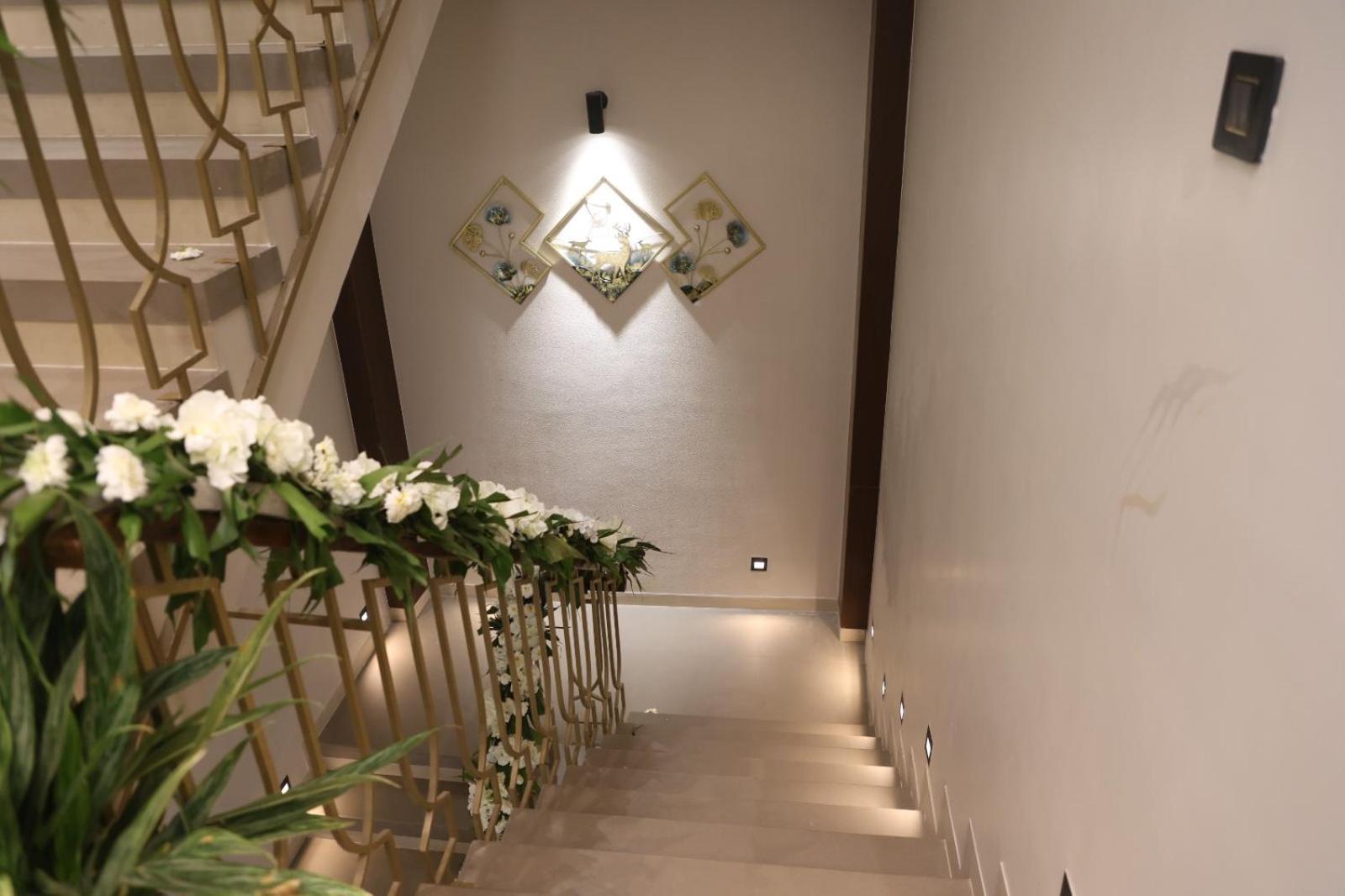 The Meera Hotel Уджайн Екстериор снимка