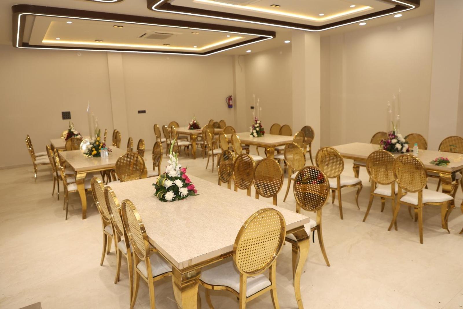 The Meera Hotel Уджайн Екстериор снимка