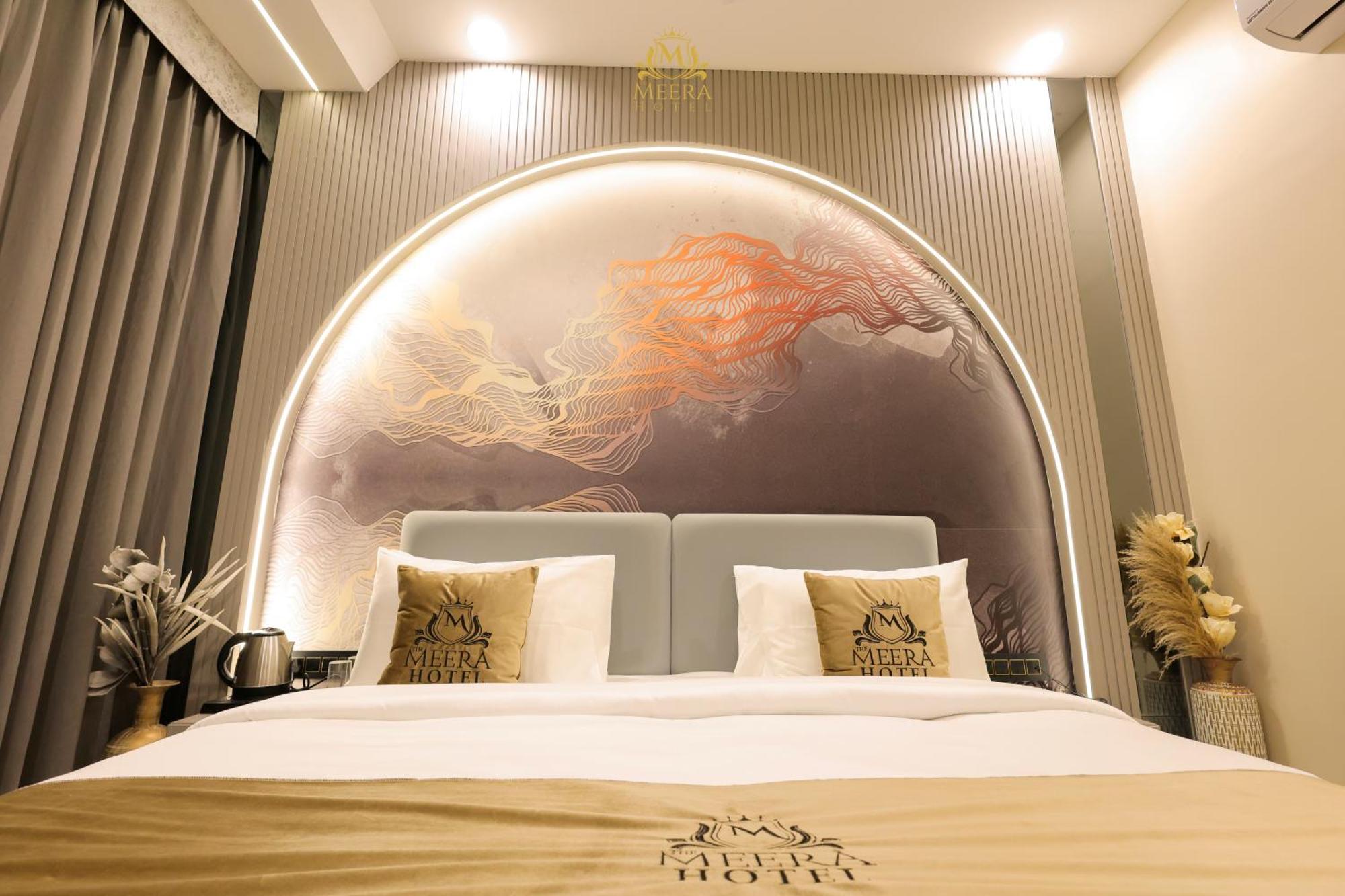 The Meera Hotel Уджайн Екстериор снимка