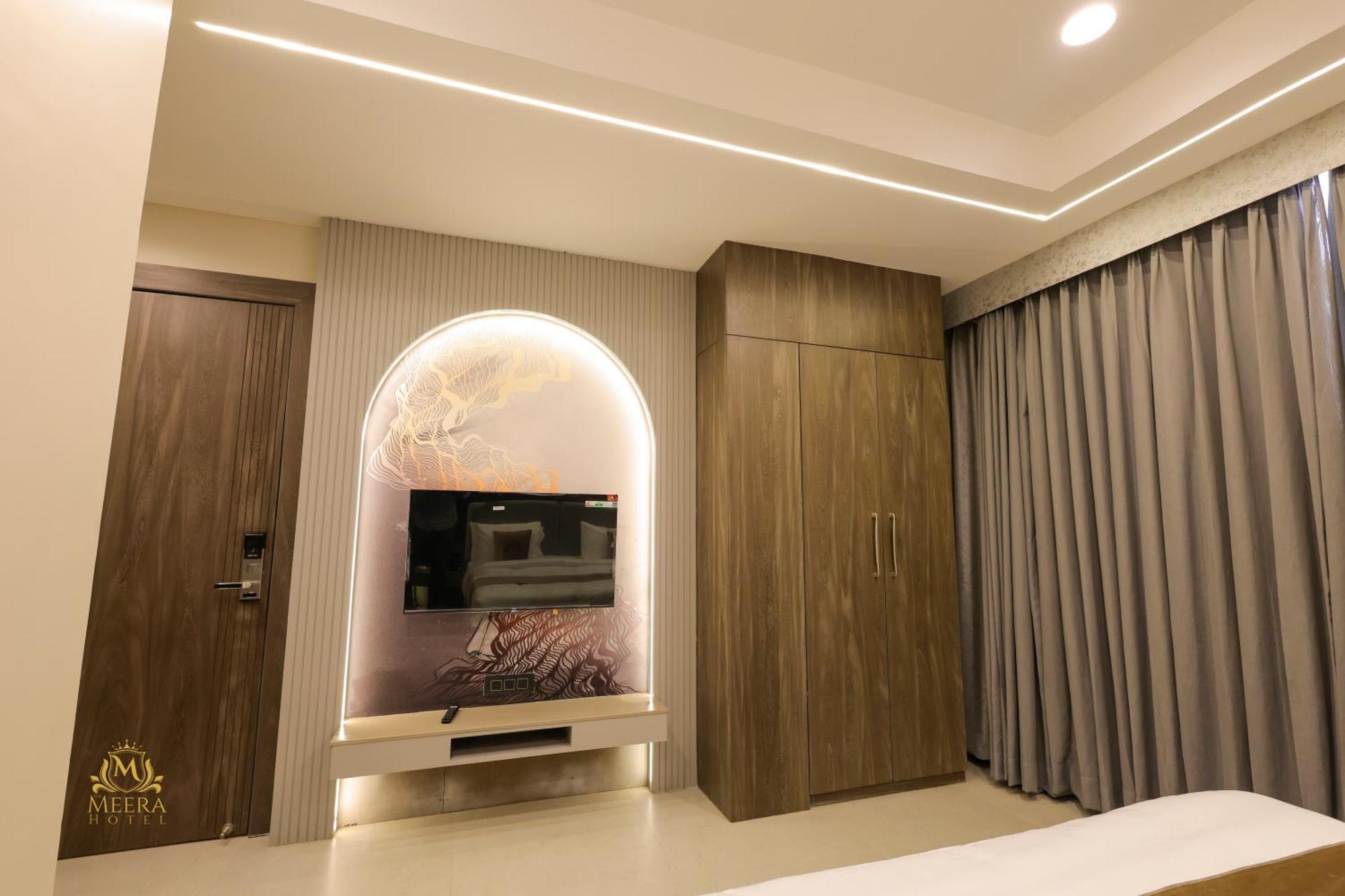 The Meera Hotel Уджайн Екстериор снимка